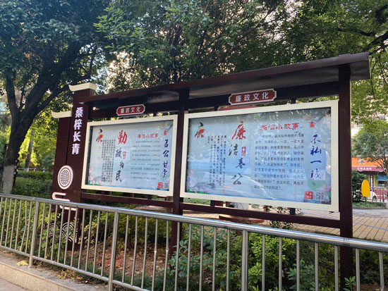 ��^������